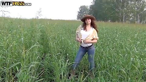 Mature woman is a big black dick