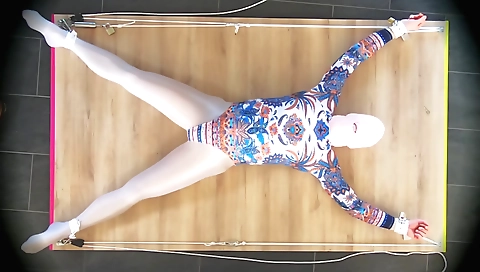 Sladytinacial feet while her gise score