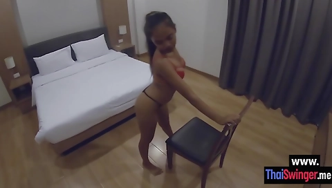 Milf gets her pussy eaten at the house