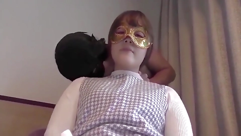 Milf gets a nice pussy licko