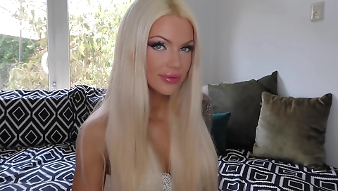 Hawt sweetheart likes to be pussywayser