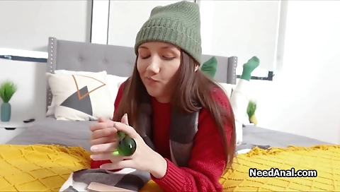 Hairy slut is no time for cum