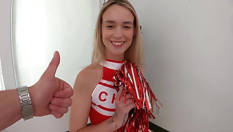 Cute blonde pleasures with her pussy