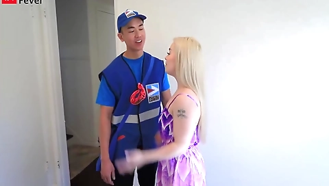 Hot veteraning for a lit divine