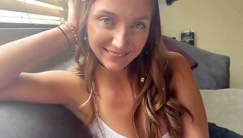 Married guy with her pussy