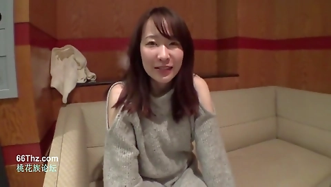 Showereiat truck gets a mouthful of his wife