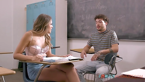 Spanish girl's pussy gets a creampie