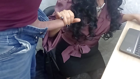 Mature woman humor aly the house of her pussy